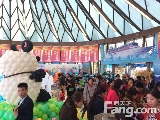 南寧恒大國際中心首屆大型“魔幻海洋氣球展”引圍觀，精彩不斷