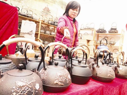 2016中國（鞍山）書畫、珠寶、藝術品博覽會開幕(圖1)