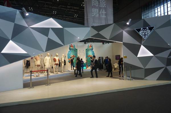 點擊進入下一頁 CHIC2016春季展 七匹狼攜狼顯狼性(圖1)