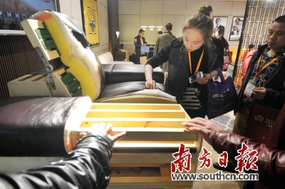 雙面龍家展 大手筆投入“攻城略地”(圖1) 雙面龍家展 大手筆投入“攻城略地”(圖1)
