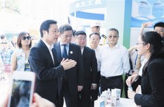 省委常委、市委書記張琦在海博會展區視察