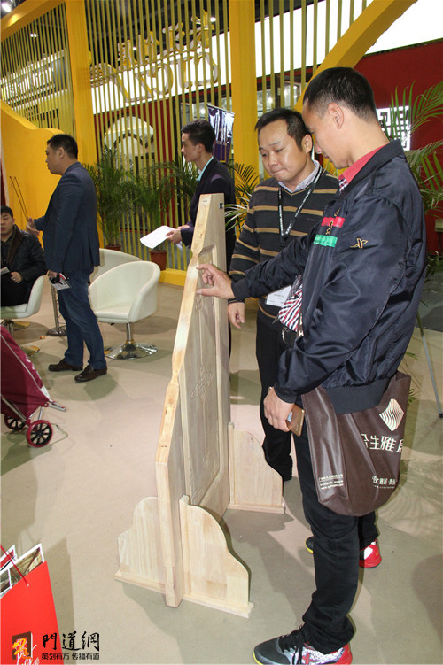 【廣州門博會】長江創展原木門展館賓客盈門(圖3) 【廣州門博會】長江創展原木門展館賓客盈門(圖3)