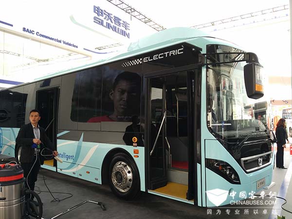 申沃兩款純電動客車首發亮相國際汽車展覽會(圖1) 申沃兩款純電動客車首發亮相國際汽車展覽會(圖1)